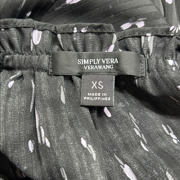 Simply Vera Black and White Blouse - Picture 7 of 9